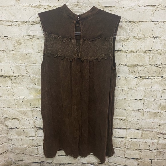 Altar’d State Brown Lace Soft Keyhole Back Sleeveless Tunic Top - Picture 3 of 6